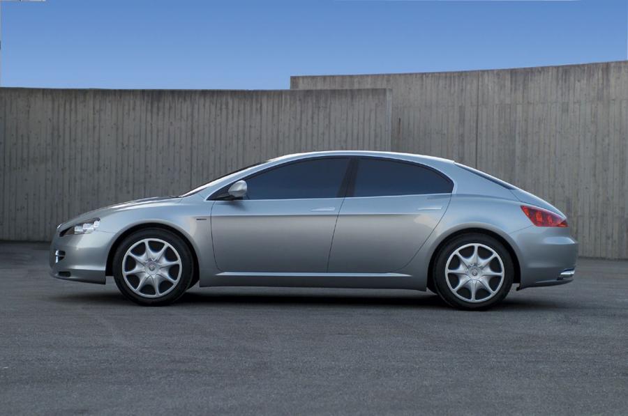 Alfa Romeo Visconti Concept 2004 года  (фото 19 из 21)